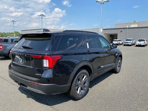New 2026 Ford Explorer Active w/ Active Comfort Package AWD/4WD image 5