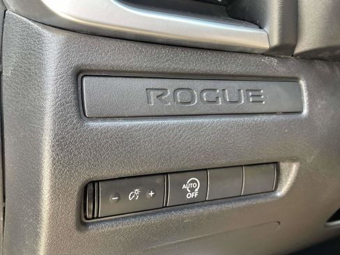 Used 2023 Nissan Rogue S FWD image 17