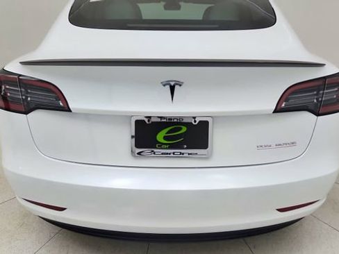 Used 2023 Tesla Model 3 Performance image 12