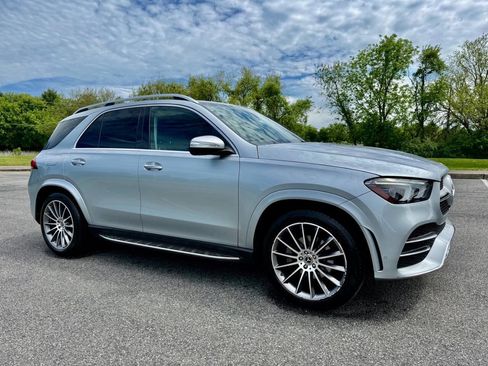 Used 2022 Mercedes-Benz GLE 350 4MATIC w/ AMG Line Exterior image 3
