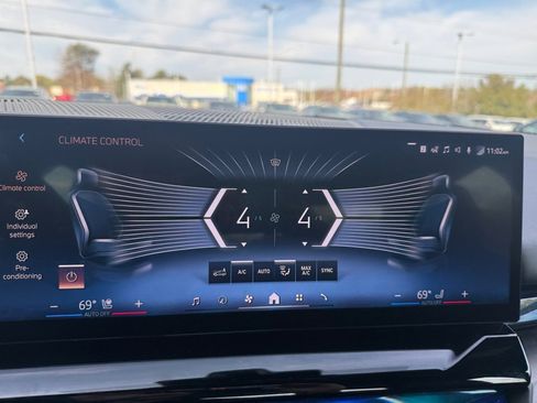 Used 2024 BMW i5 eDrive40i w/ M Sport Package image 18