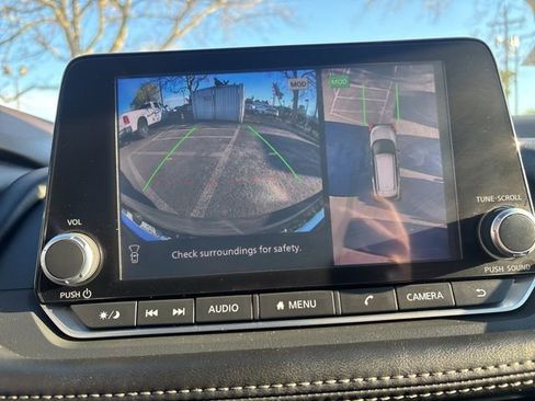 Used 2023 Nissan Rogue SL FWD image 23