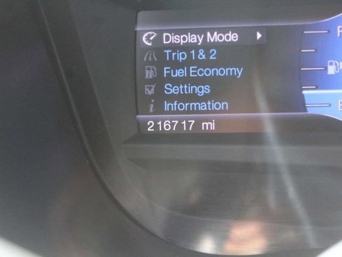 Used 2013 Ford Explorer XLT image 7