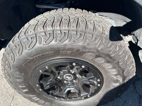 Used 2022 Ford Bronco Wildtrak image 12