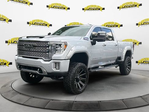 Used 2022 GMC Sierra 2500 Denali AWD/4WD image 1