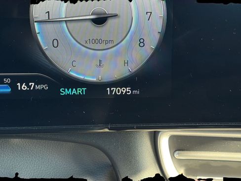 Used 2025 Hyundai Elantra SEL image 39