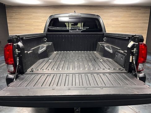 Used 2020 Toyota Tacoma SR5 image 20
