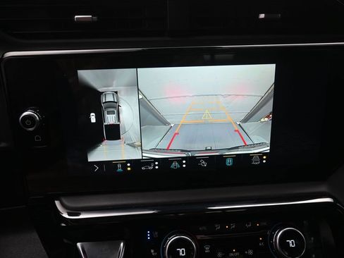 Used 2023 GMC Sierra 1500 AT4X image 4