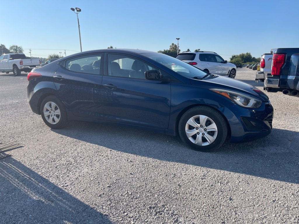 Used 2016 Hyundai Elantra SE FWD image 3
