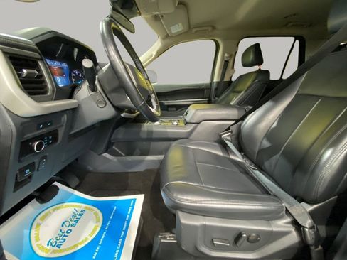 Used 2023 Ford Expedition Max XLT image 10