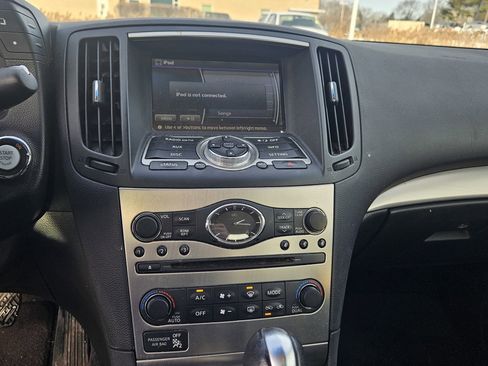 Used 2015 INFINITI Q40 AWD w/ Moonroof Package image 12