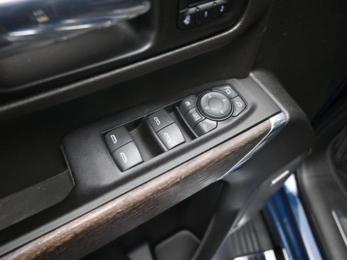 Used 2022 GMC Sierra 3500 Denali w/ Denali Ultimate Package image 10