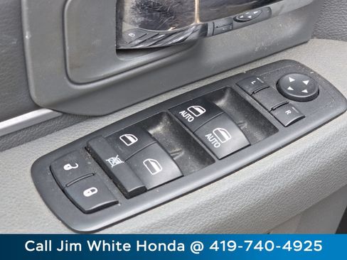 Used 2017 RAM 1500 Classic SLT AWD/4WD image 19