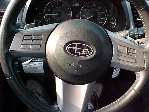 Used 2011 Subaru Outback 2.5i Premium w/ All-Weather Pkg image 28