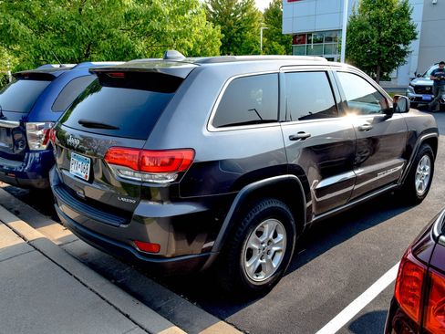 Used 2014 Jeep Grand Cherokee Laredo w/ Quick Order Package 23E AWD/4WD image 4