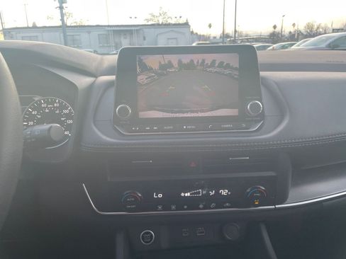 Used 2023 Nissan Rogue SV image 21