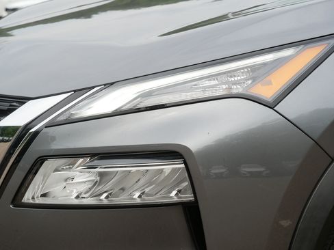 Certified 2023 Nissan Rogue SV w/ SV Premium B Package AWD/4WD image 16