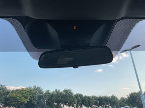 Used 2025 Nissan Kicks SV FWD image 13