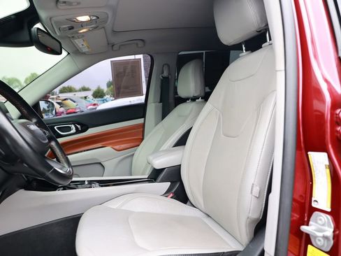 Used 2022 Jeep Compass Limited w/ Sun and Sound Group AWD/4WD image 17