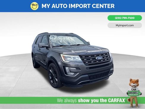 Used 2017 Ford Explorer XLT w/ Equipment Group 202A AWD/4WD image 1