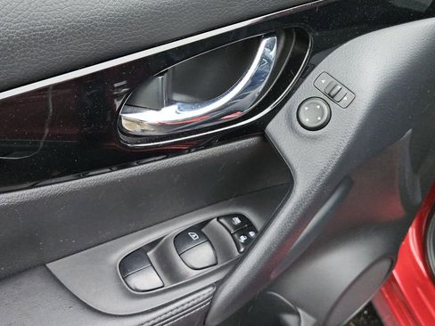 Used 2022 Nissan Rogue Sport SL image 28