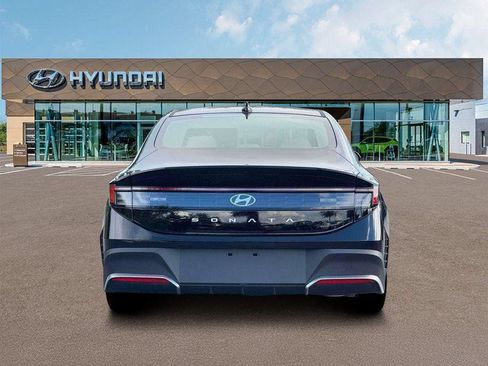 New 2026 Hyundai Sonata SE FWD image 6