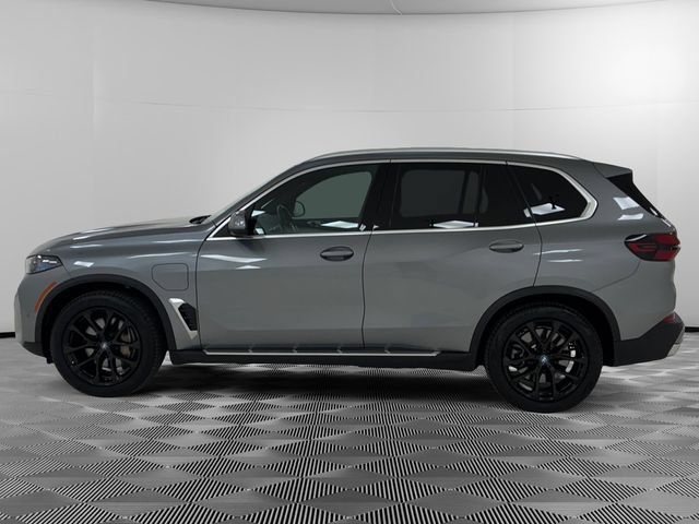 Used 2025 BMW X5 xDrive50e AWD/4WD image 2