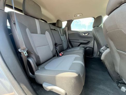 Used 2025 Chevrolet Blazer LT FWD image 20