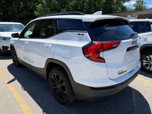 Used 2020 GMC Terrain SLE w/ Driver Convenience Package AWD/4WD image 4