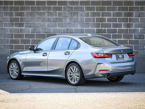 Used 2023 BMW 330i xDrive Sedan w/ Premium Package image 4