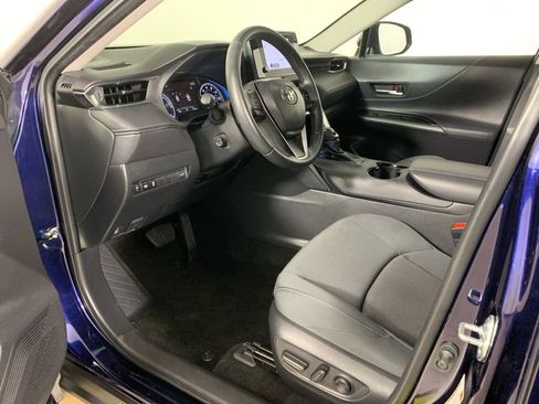 Used 2024 Toyota Venza LE AWD/4WD image 29