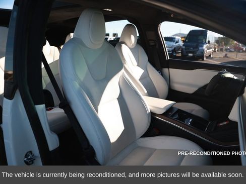 Used 2022 Tesla Model X image 15