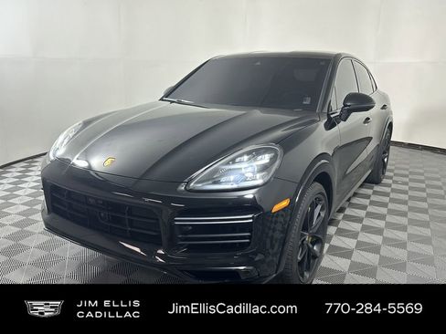 Used 2022 Porsche Cayenne Turbo S image 3