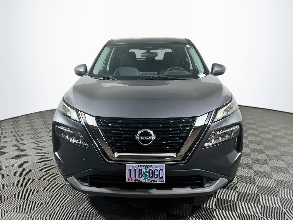 Used 2023 Nissan Rogue SV FWD image 2