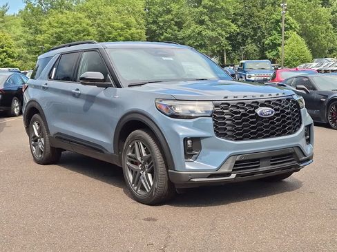 New 2026 Ford Explorer ST-Line w/ ST-Line Street Pack AWD/4WD image 3