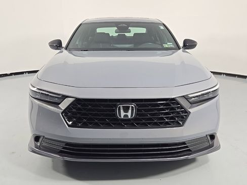 Used 2023 Honda Accord Sport image 2