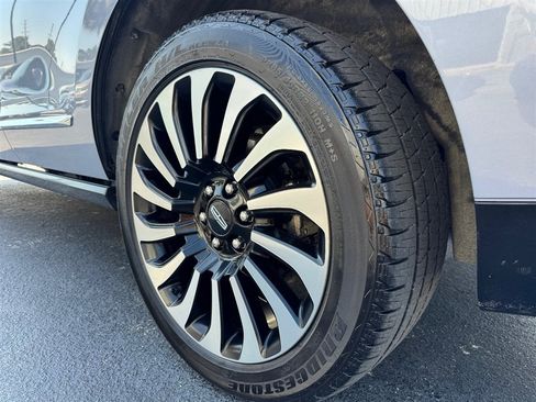 Used 2023 Lincoln Navigator Black Label AWD/4WD image 10