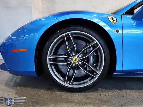 Used 2018 Ferrari 488 Spider image 45
