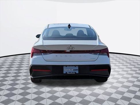 New 2026 Hyundai Elantra Limited FWD image 5