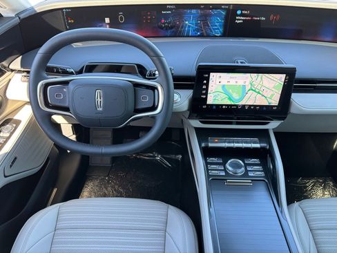 New 2026 Lincoln Nautilus Reserve image 3