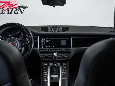 Used 2021 Porsche Macan AWD/4WD image 45