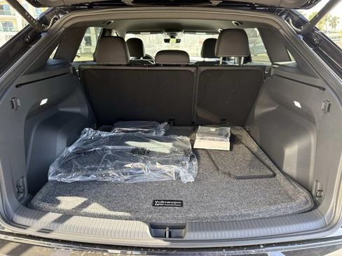 New 2026 Volkswagen Atlas Cross Sport SE FWD image 5