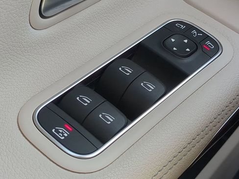 Certified 2025 Mercedes-Benz CLA 250 image 10