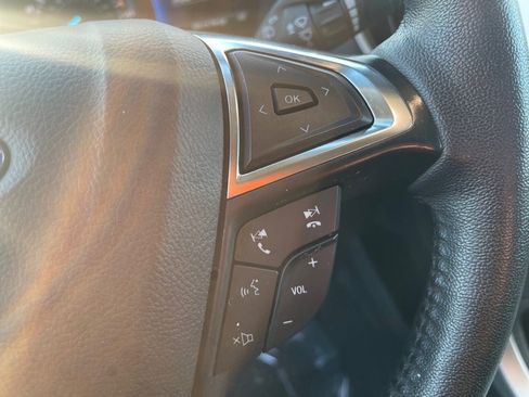 Used 2024 Ford Edge SEL image 10