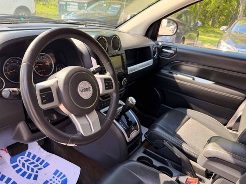 Used 2017 Jeep Compass Latitude AWD/4WD image 14