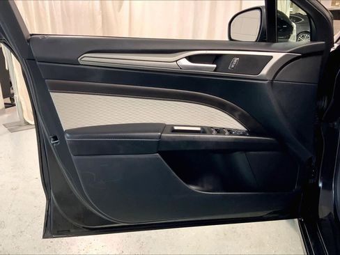 Used 2019 Ford Fusion SE w/ Equipment Group 151A image 21