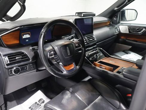 Used 2019 Lincoln Navigator L Reserve AWD/4WD image 14