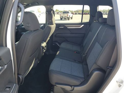 Used 2025 GMC Acadia Elevation image 23