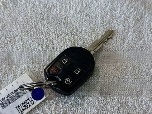 Used 2018 Ford Taurus SE image 28