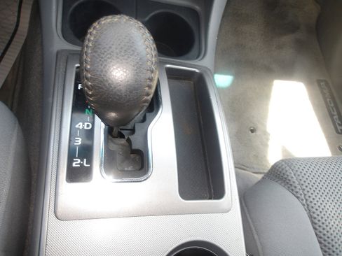 Used 2011 Toyota Tacoma 4x4 Access Cab V6 w/ TRD Sport Pkg image 16